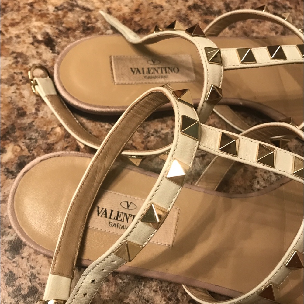 NFS💢 Valentino ROCK STUD sandals - Picture 6 of 8